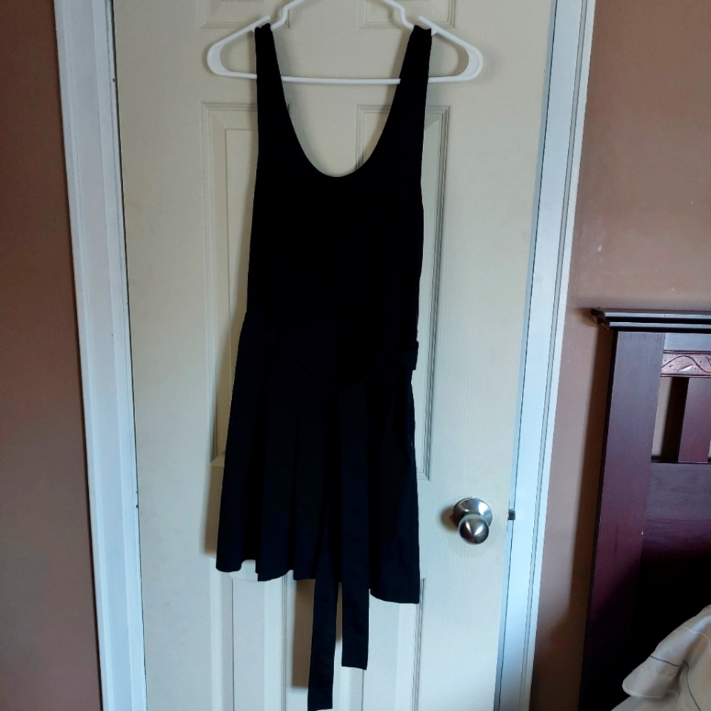 Theory I love this little dress!!